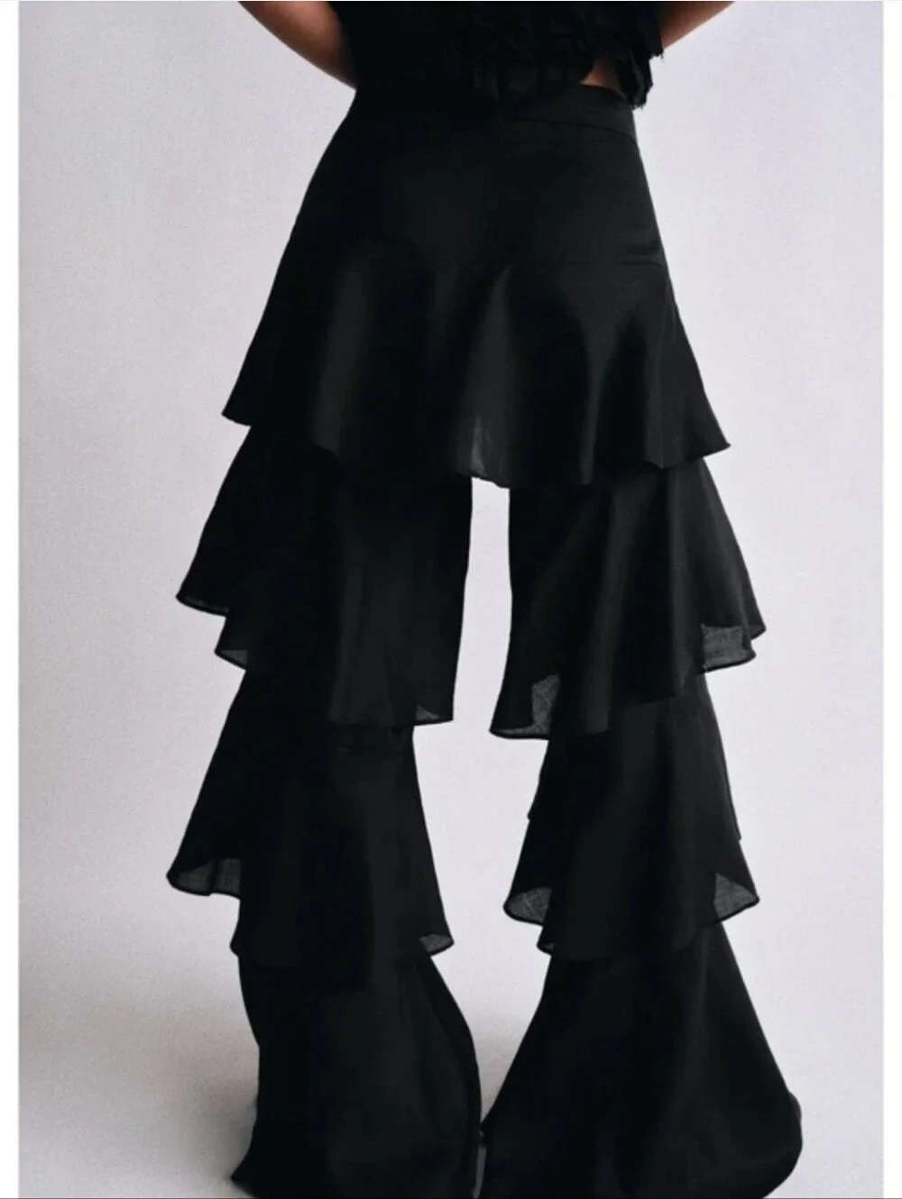 Zara Ruffled Pants Flowy Ramie  Black Size XS